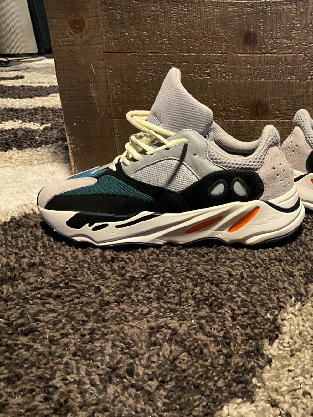 adidas Yeezy Boost 700 Wave Runner - Picture 1 of 4